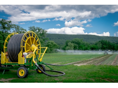 抗靜電和耐化學(xué)性軟管在農(nóng)業(yè)和農(nóng)用機(jī)械中的重要性